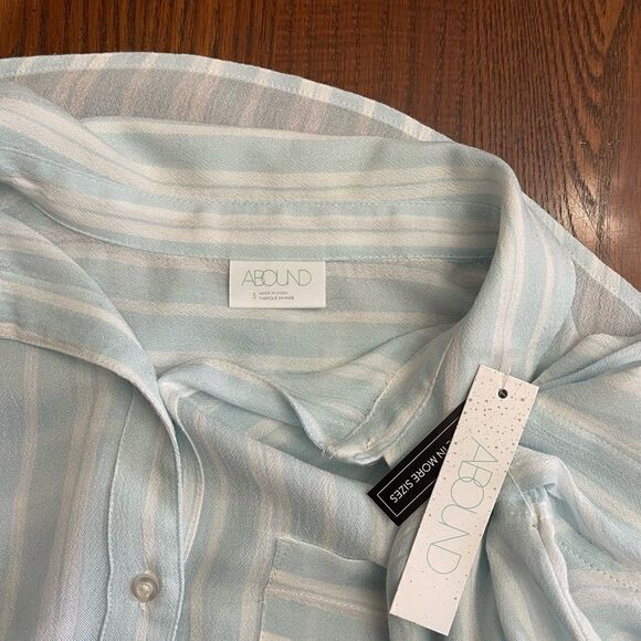 Abound Semi Sheer Button Down Blouse Size Small NWT - Picture 3 of 4